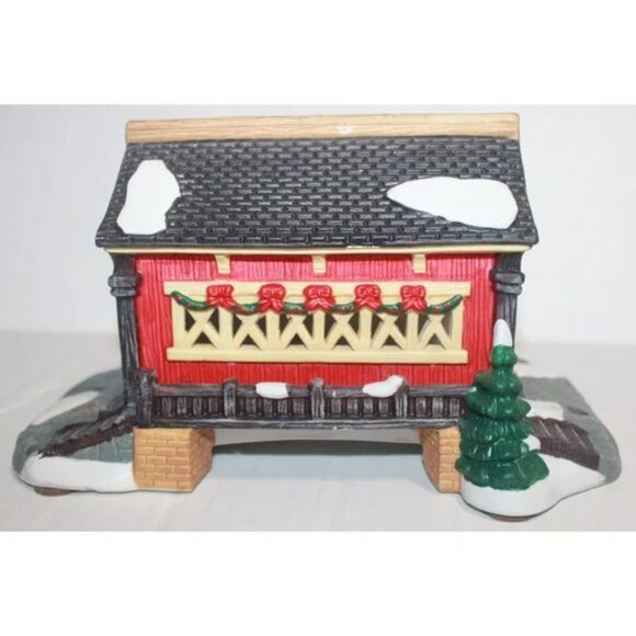1999 St. Nicholas Square Christmas Village Porcelain Covered Bridge - Picture 3 of 7